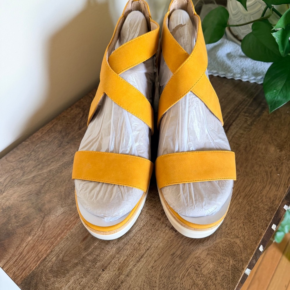 Soul Naturalizer Goodtimes Wedge Sandals Women 11W Yellow Boho Strappy Lug Sole